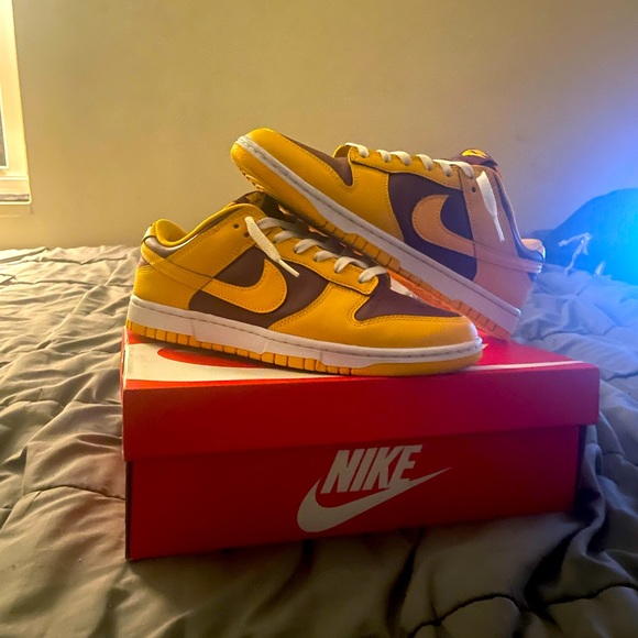 These are Nikes dunk lows there nice shoes to where and there in good condition - Picture 3 of 3